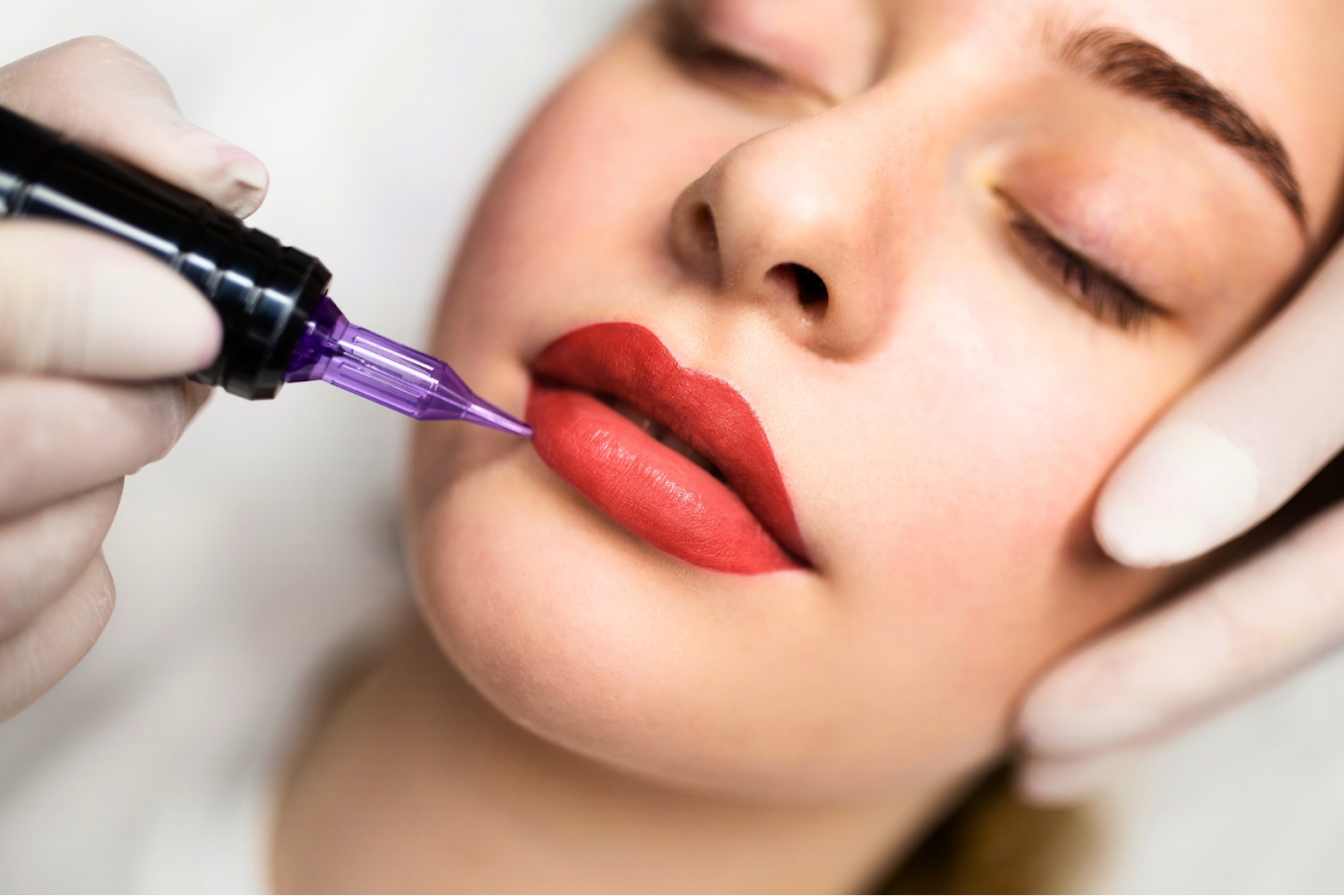 Permanent Make-up der Lippen
